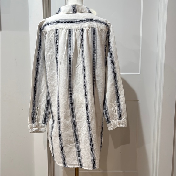 Dylan Clothing Maya Tunic Size L White and Gray Striped Swim Cover-Up - Picture 6 of 14